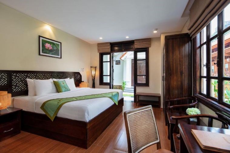 Classic Premium Double Garden view